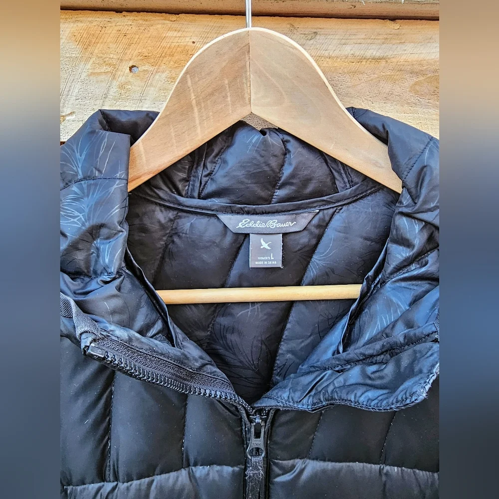 Eddie Bauer, Astoria Hooded Down Parka. Women's L. - Picture 7 of 9